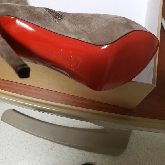 Boots - Picture 4 of 4